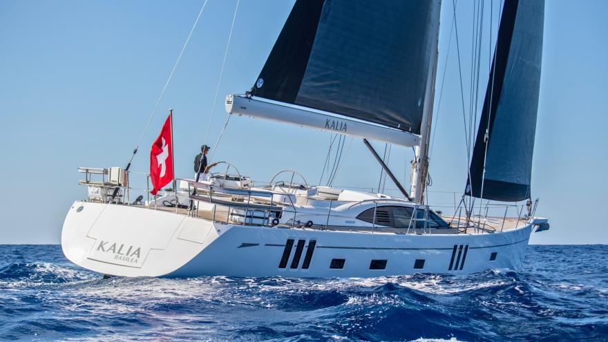 Oyster 745 75 Foot Luxury Bluewater Sailing Yacht Exterior Features Gallery 11