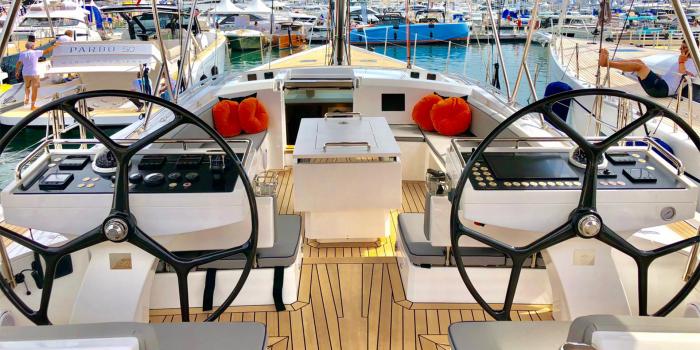 Oyster 745 Helm and cockpit