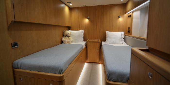 Oyster 745 Port Aft Twin