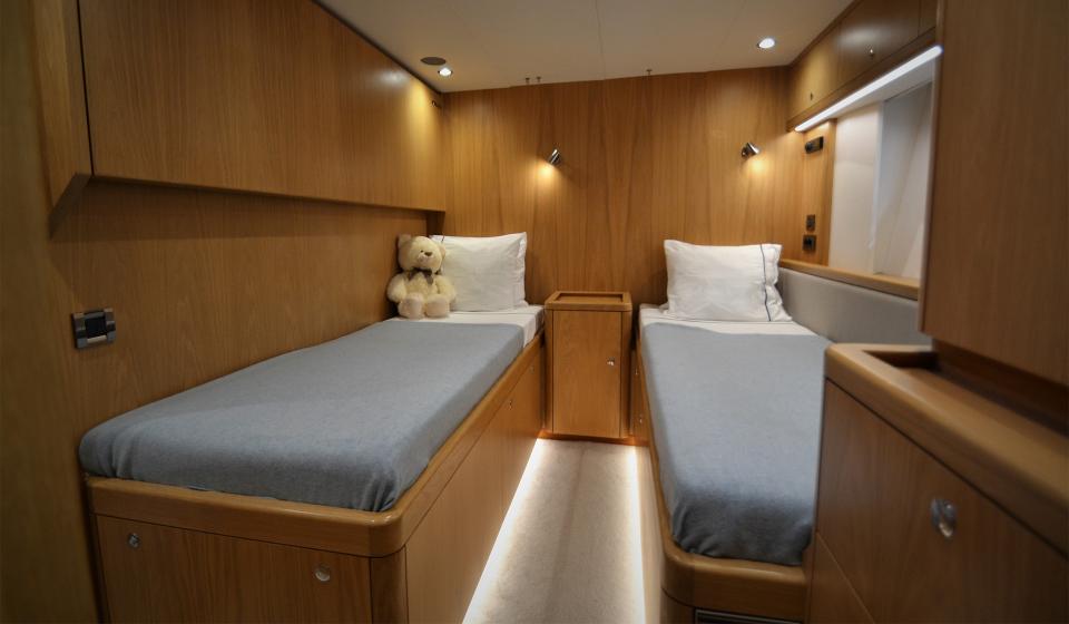 Oyster 745 Port Aft Twin