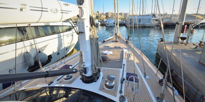Oyster 82 Foredeck v3