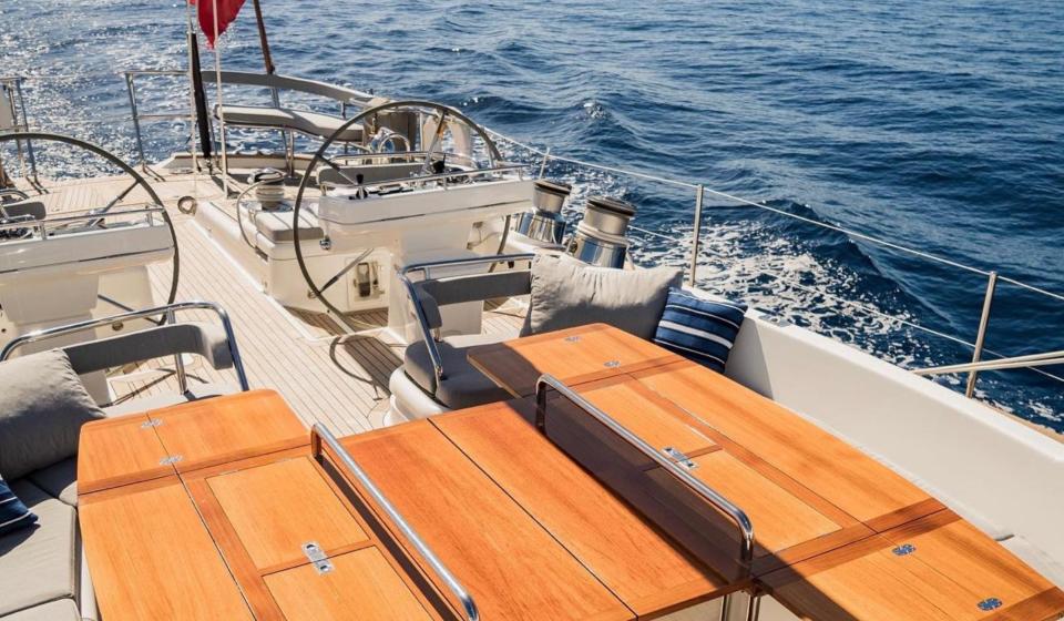 Oyster 82 NF Gallery 12