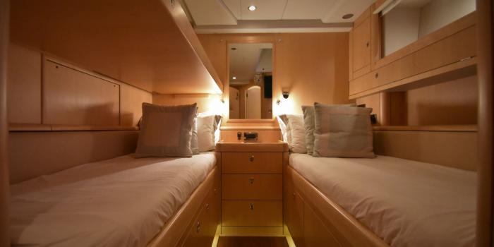 Oyster 82 Port Aft Twin v2