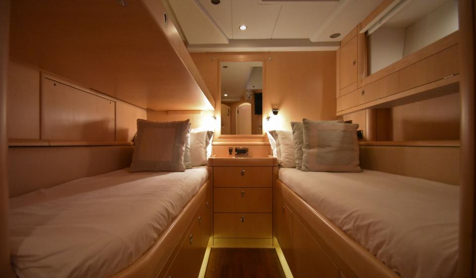 Oyster 82 Port Aft Twin v2