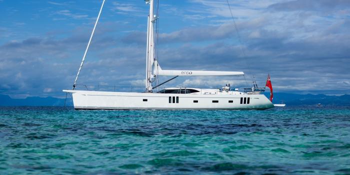 Oyster 825 Anchored Waterline