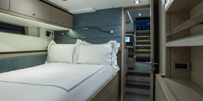 Oyster 825 Double Cabin