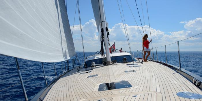 Oyster 825 Foredeck