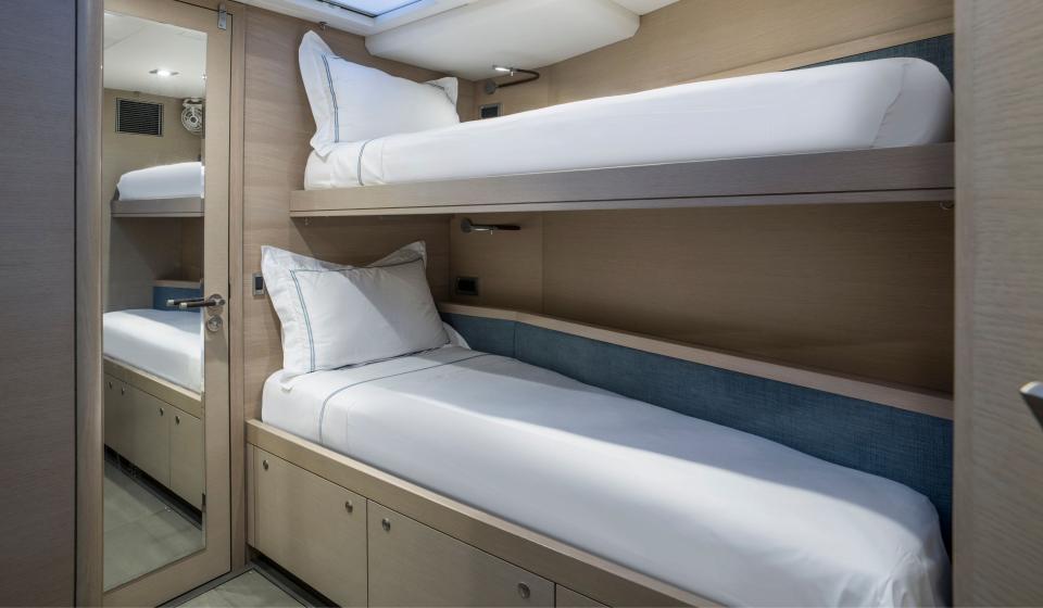 Oyster 825 Twin Cabin