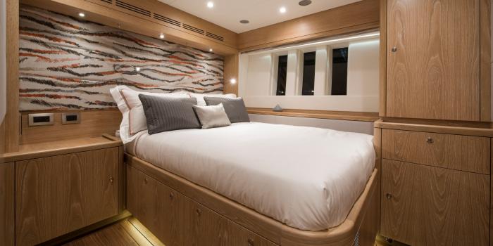Oyster 885 Double Cabin