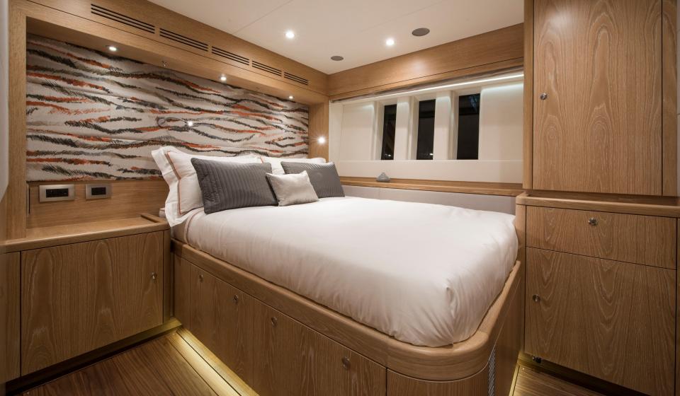 Oyster 885 Double Cabin