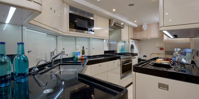 Oyster 885 Galley v2