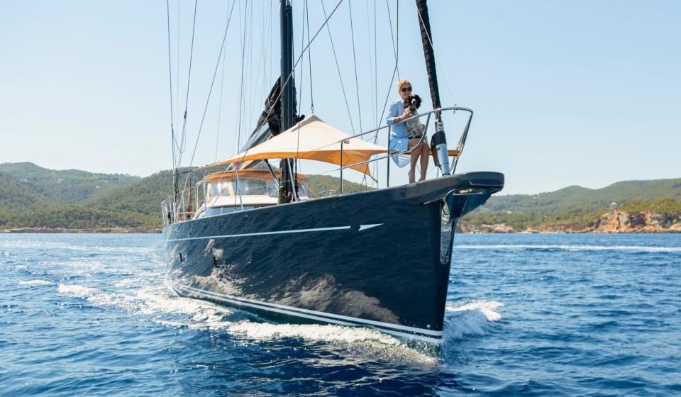 Oyster 885 Lush 90 foot ocean sailboat photo gallery 9