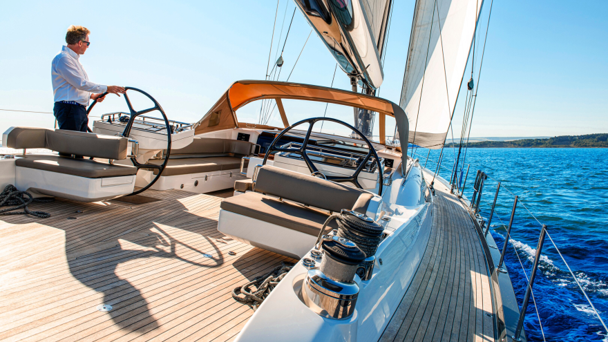 Oyster 885 Sailing Sprayhood