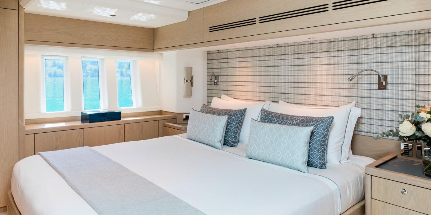 Oyster 885 Sunyo Interiors 5