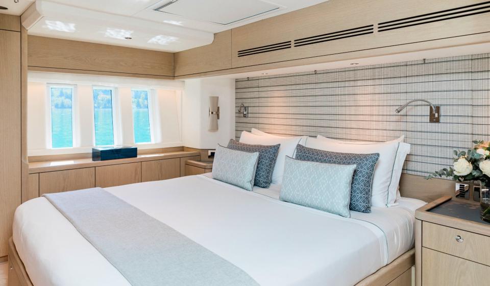 Oyster 885 Sunyo Interiors 5