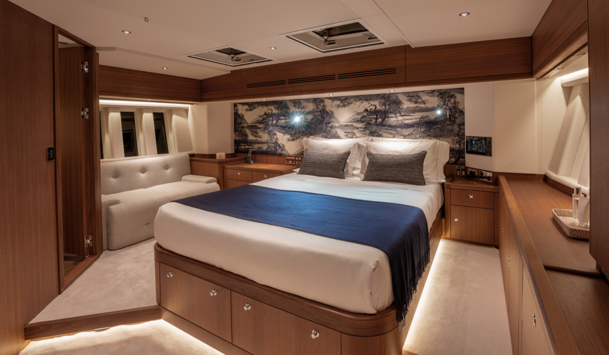 Oyster 885SII Satori II Master Cabin