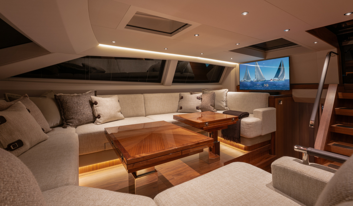 Oyster 885SII Satori II Raised Saloon