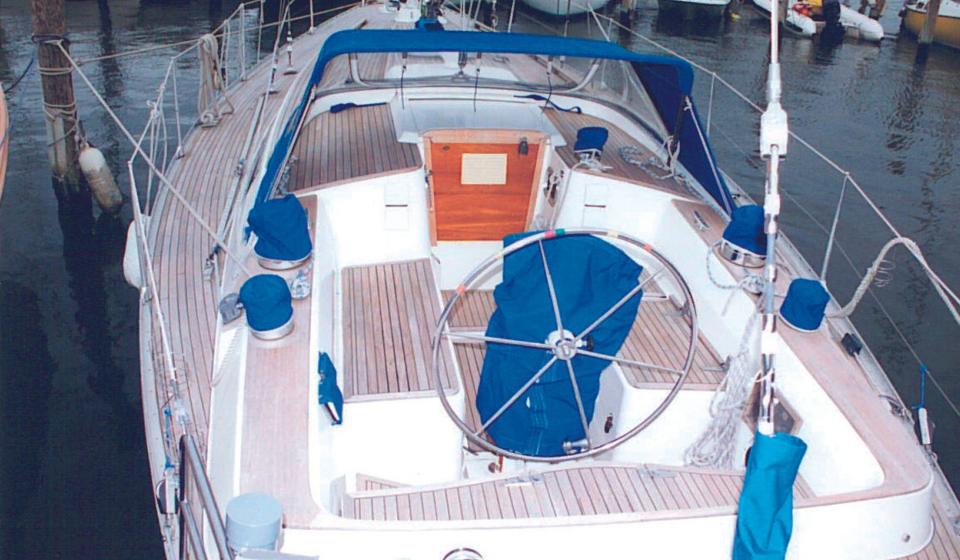 Oyster HP37 Deck Aerial