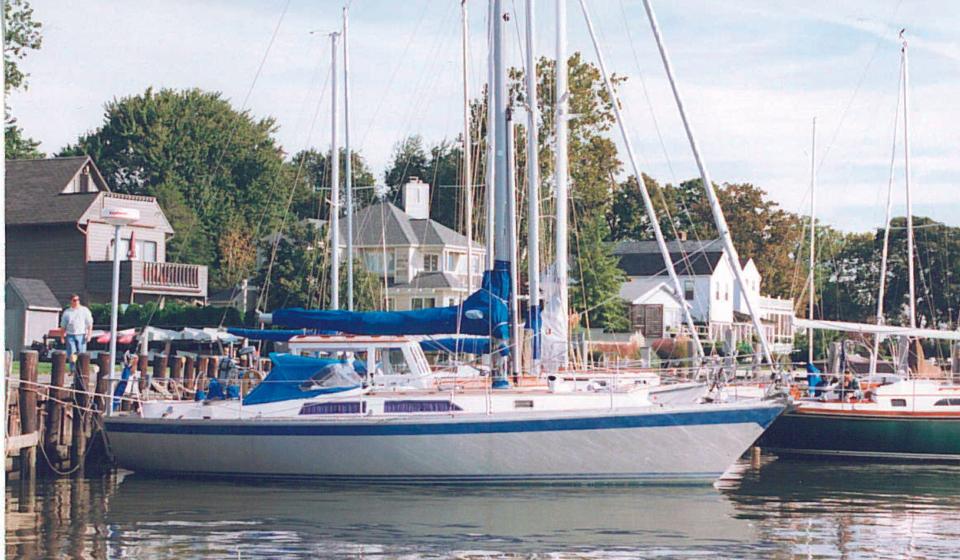 Oyster HP37 Moored
