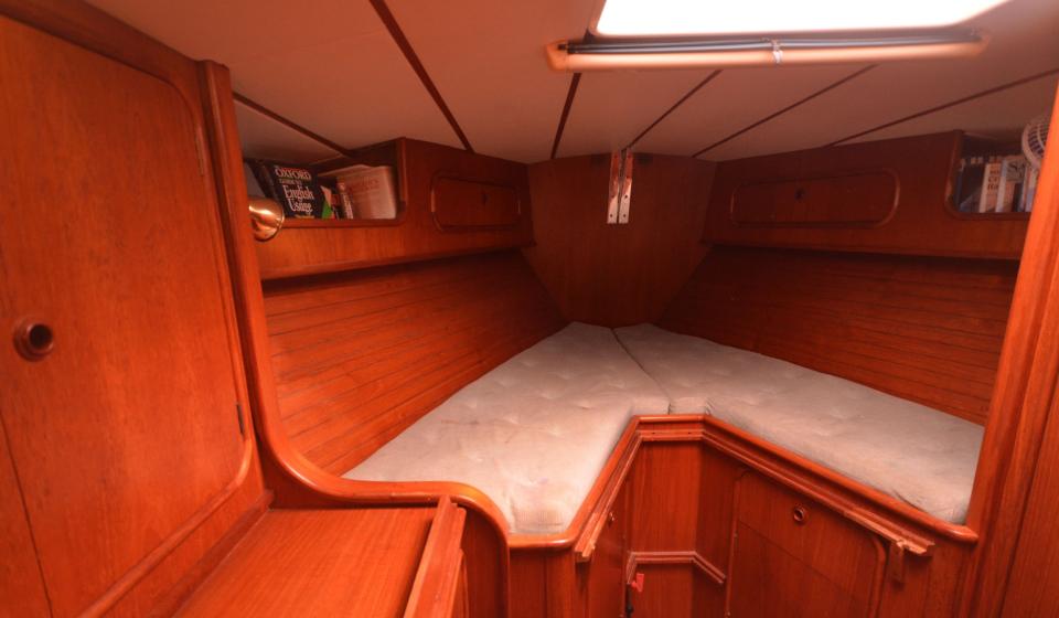 Oyster HP46 Forward Cabin