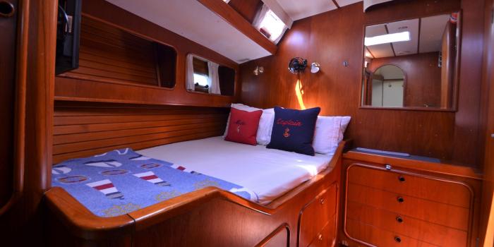 Oyster HP68 Double Cabin 1