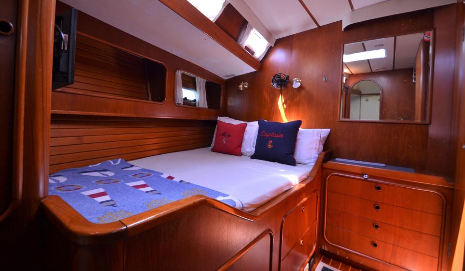 Oyster HP68 Double Cabin 1