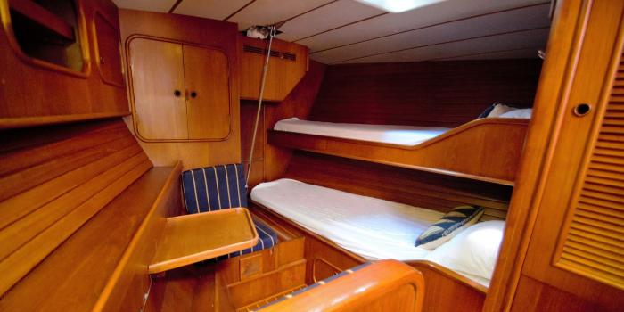 Oyster HP68 Twin Cabin 2