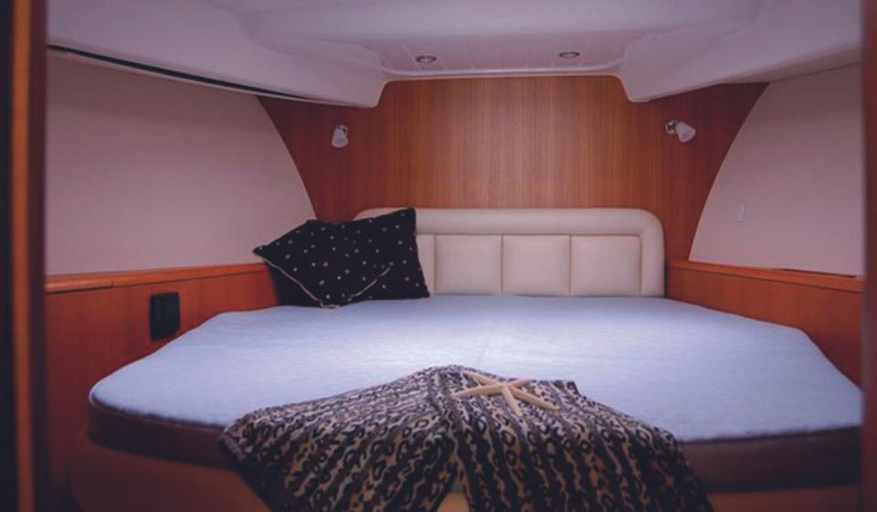 Oyster LD43 Double Cabin 1