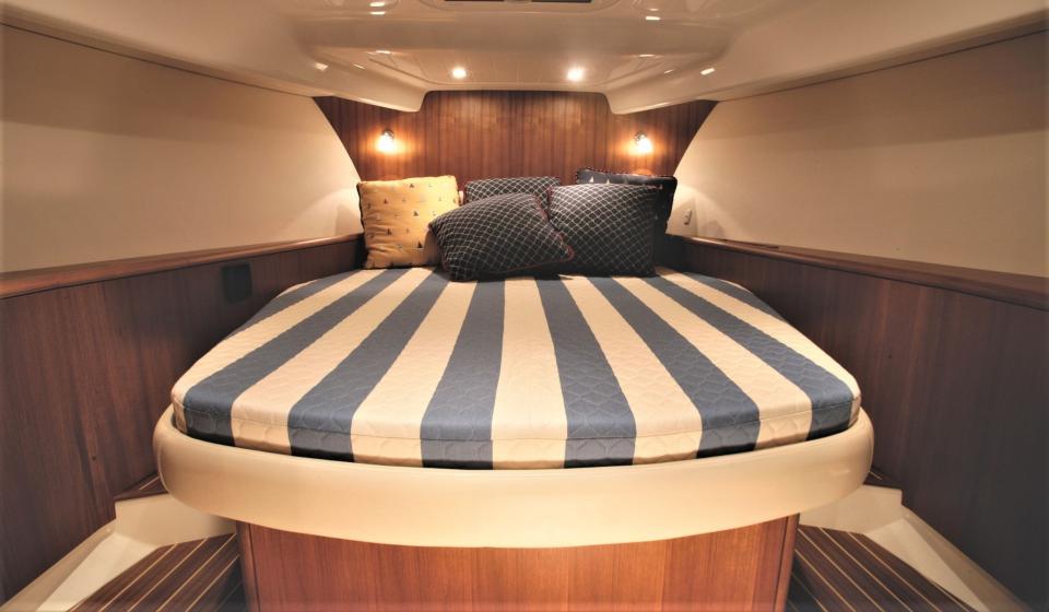 Oyster LD43 Double Cabin 3