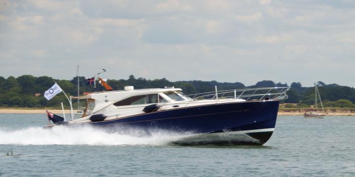 Oyster LD43 Motoring 1