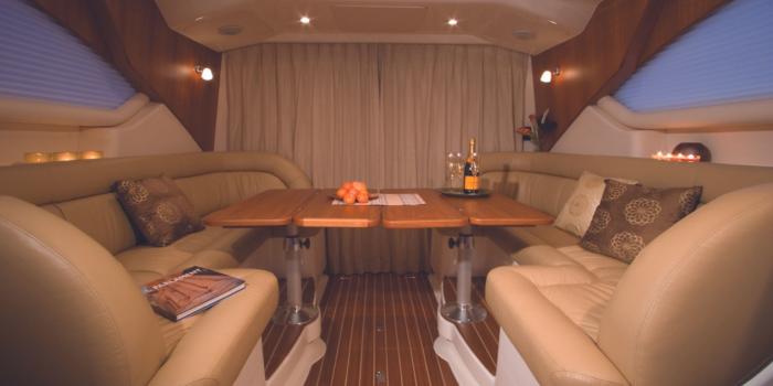 Oyster LD43 Saloon 1