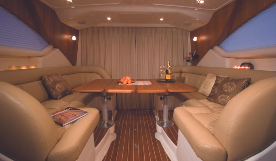 Oyster LD43 Saloon 1