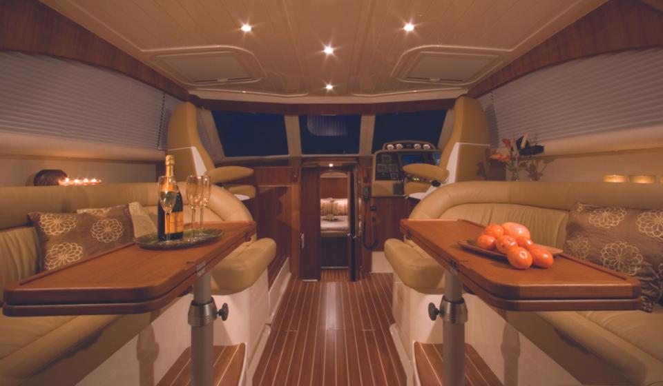 Oyster LD43 Saloon 2