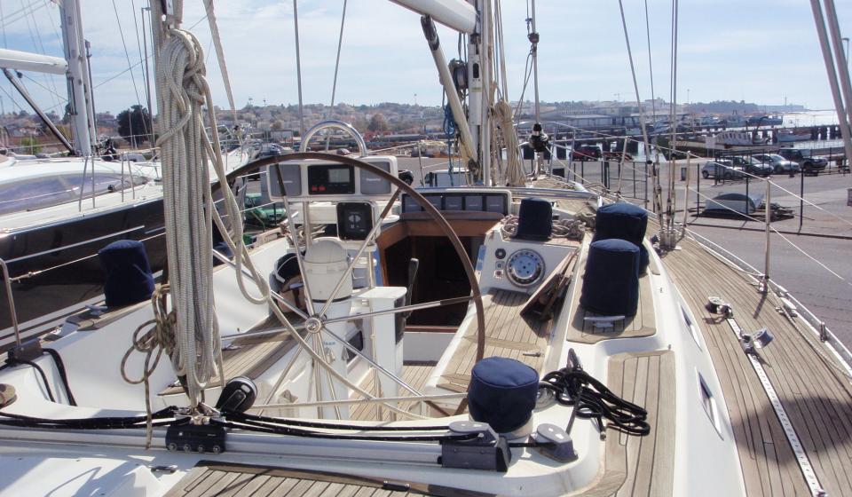 Oyster LW48 Cockpit 3