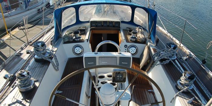 Oyster LW48 Cockpit 4