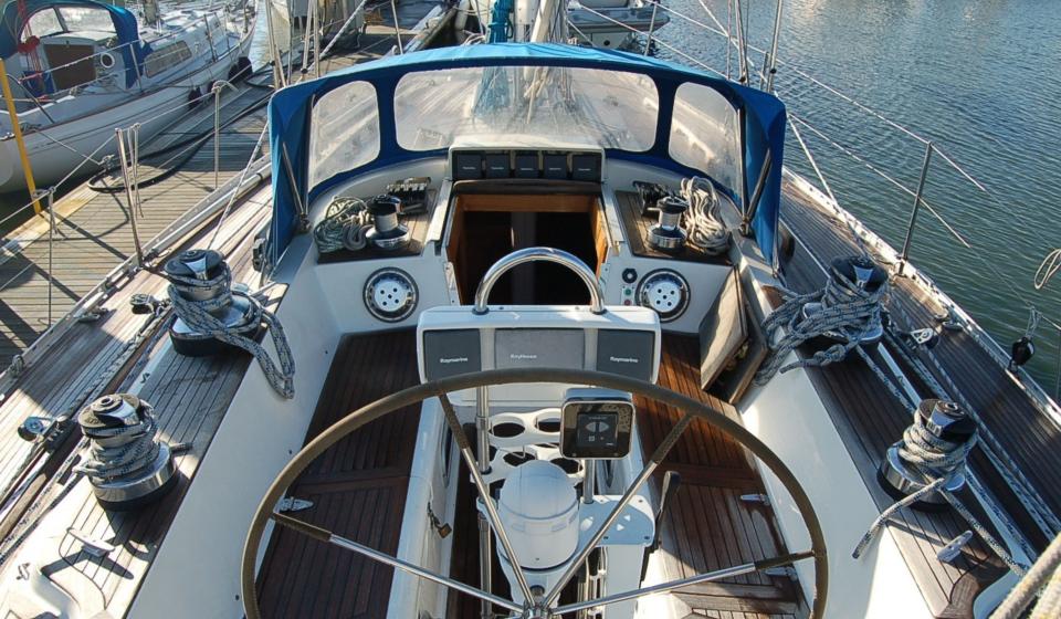 Oyster LW48 Cockpit 4