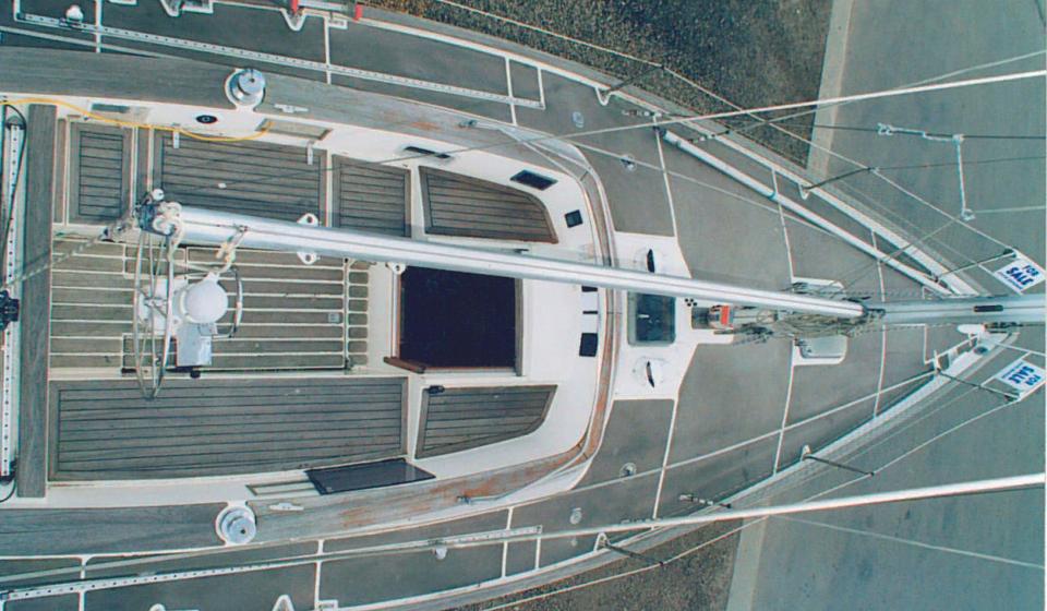 Oyster M35 Deck Aerial