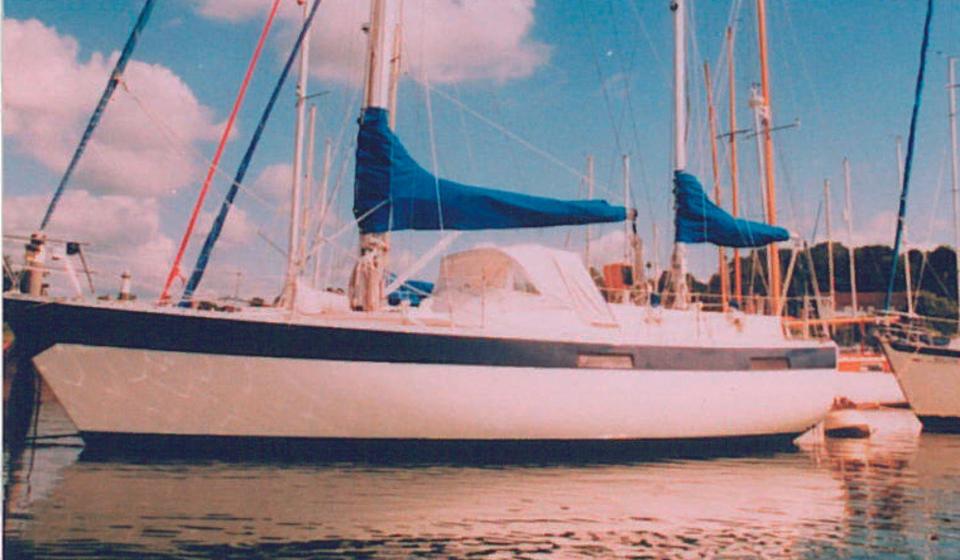 Oyster M35 Moored 4