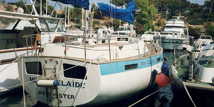Oyster M35 Moored 5