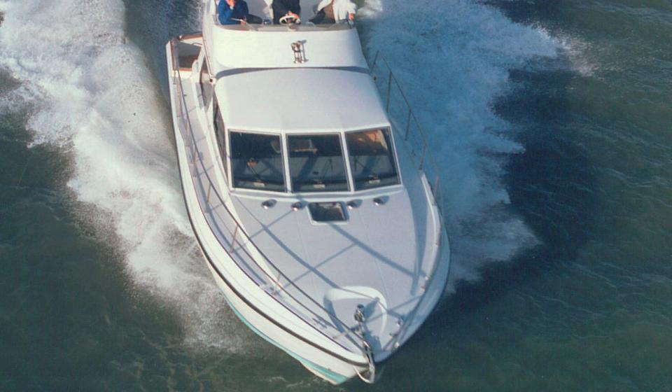 Oyster PL390 Motoring 1