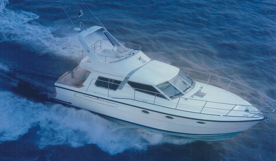 Oyster PL390 Motoring 2