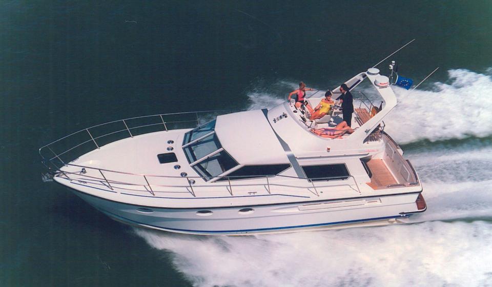 Oyster PL390 Motoring 6