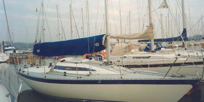 Oyster SJ35 Moored 1