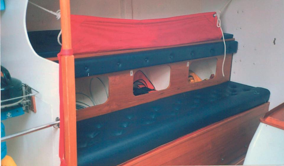 Oyster SJ35 Saloon and bunks 1