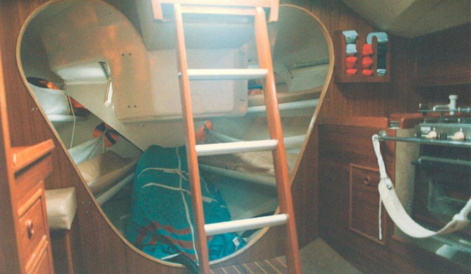 Oyster SJ35 Saloon and bunks 3