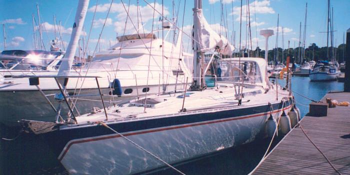 Oyster SJ41 Berthed 2