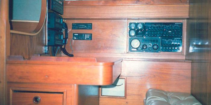 Oyster SJ41 Chart Table