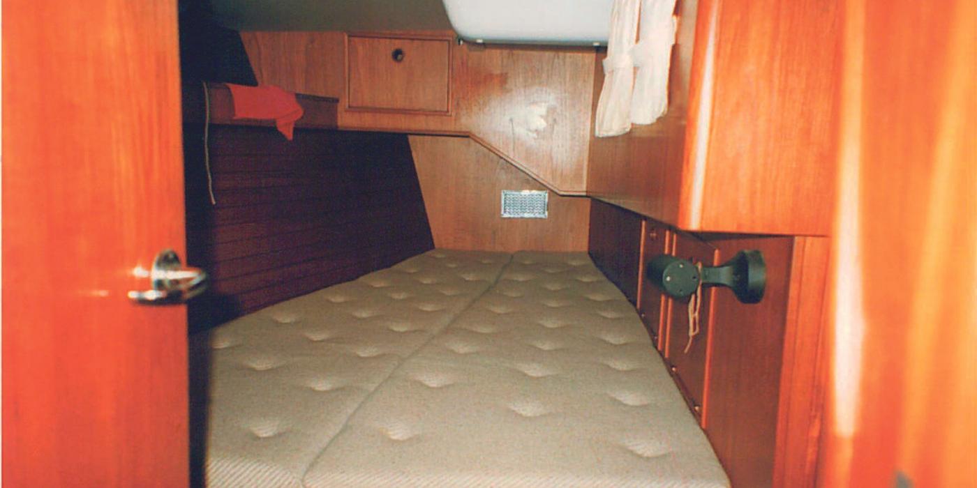 Oyster SJ41 Double Berth
