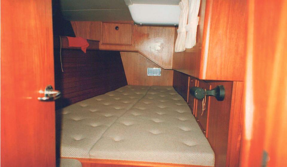 Oyster SJ41 Double Berth