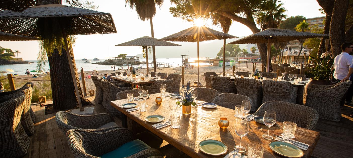 Oyster Yachts Women at the helm 1